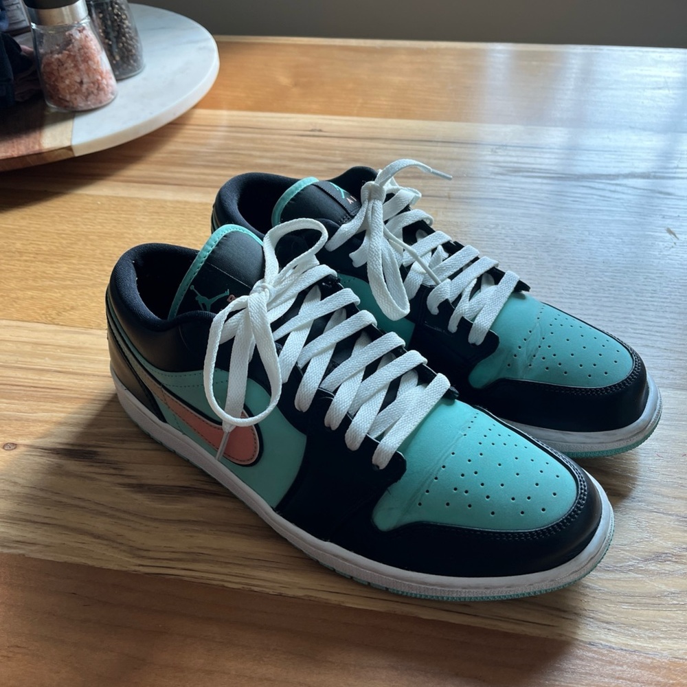 Jordan 1 low Tropical Twist
